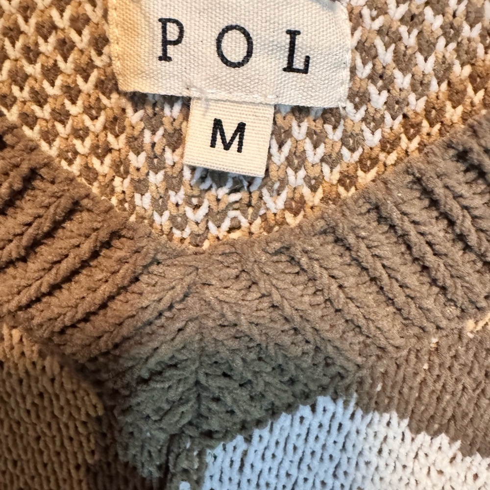 POL Oversized Animal Print Sweater | V-Neck Knit | Size M - Picture 5 of 5